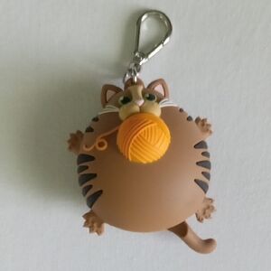 Bath & Body Works Cat With String Pocketbac Holder Pocker Bac Keychain